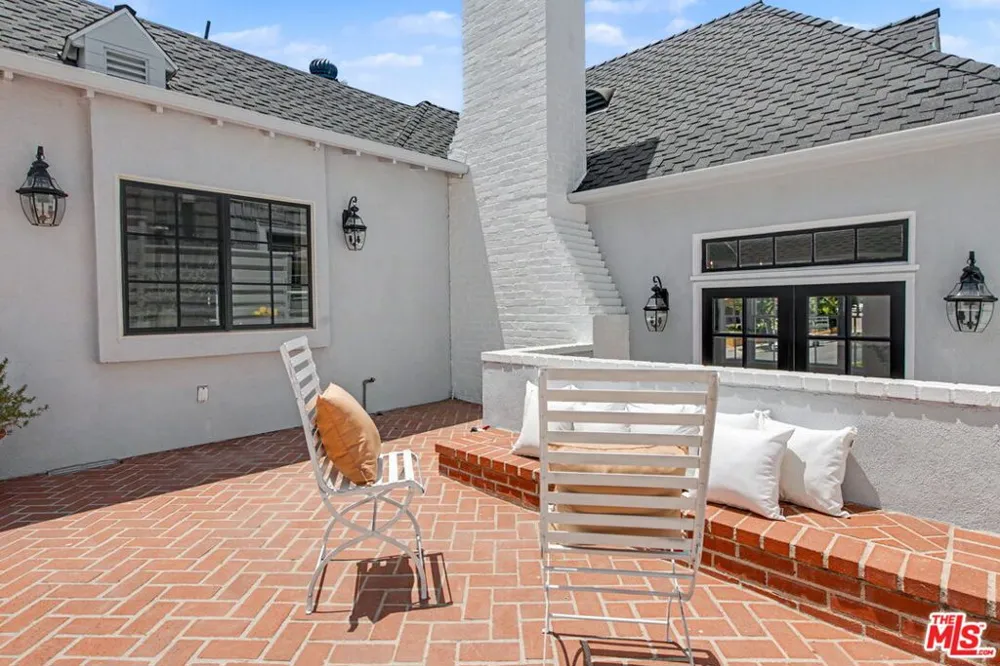 10798 Weyburn Avenue Los Angeles, CA 90024