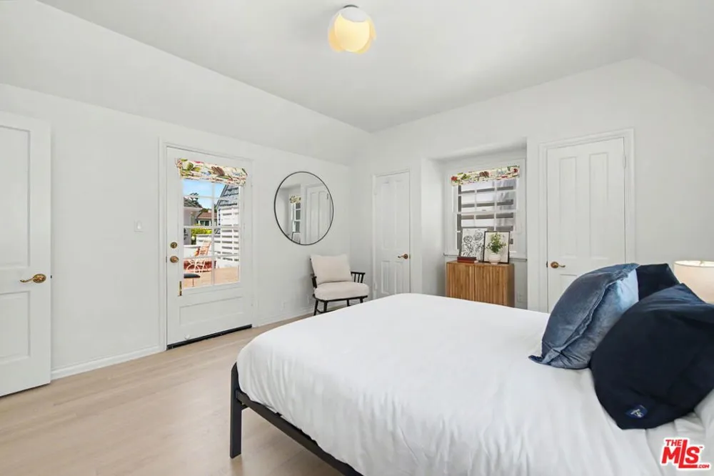 10798 Weyburn Avenue Los Angeles, CA 90024