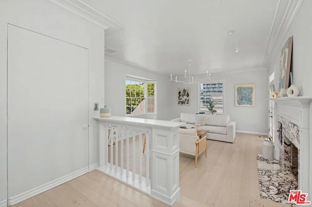 10798 Weyburn Avenue Los Angeles, CA 90024