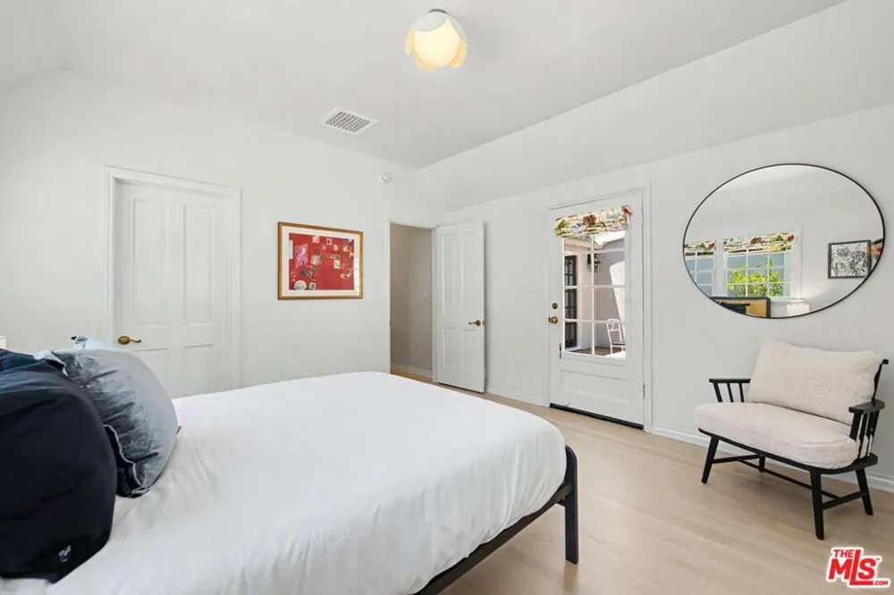 10798 Weyburn Avenue Los Angeles, CA 90024