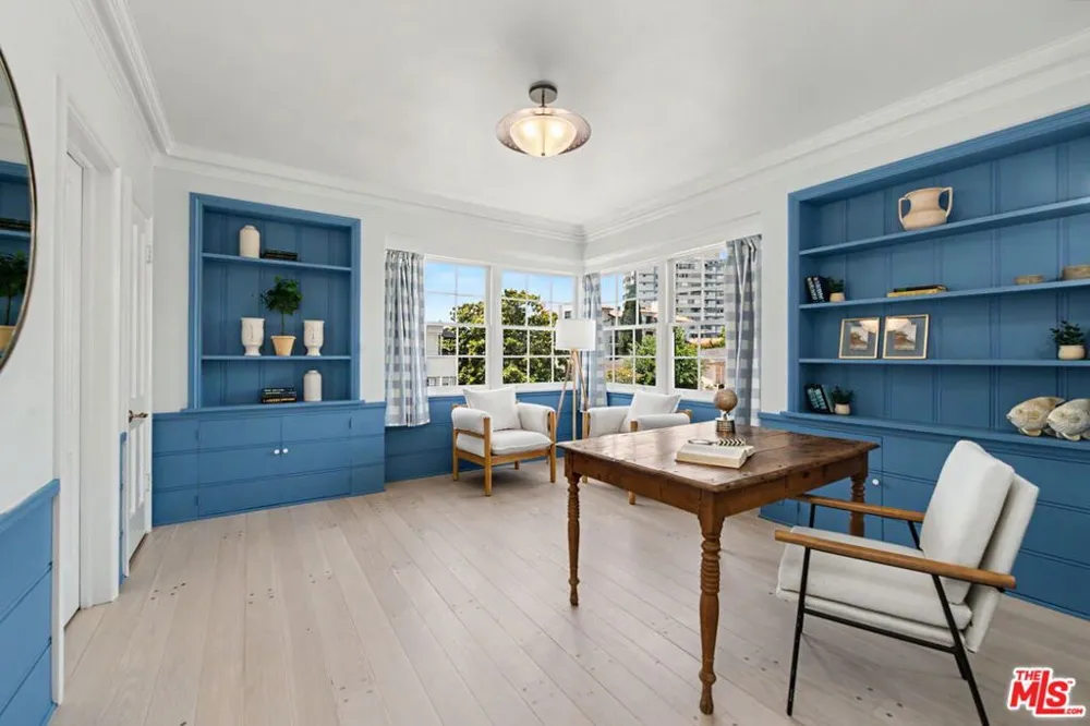 10798 Weyburn Avenue Los Angeles, CA 90024