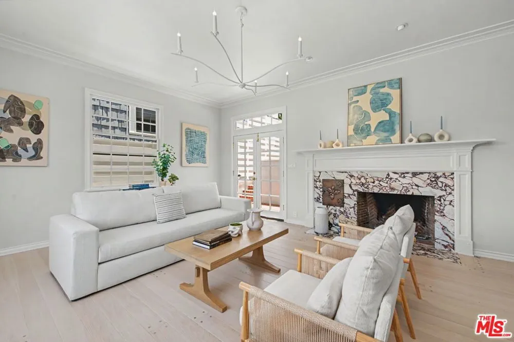 10798 Weyburn Avenue Los Angeles, CA 90024