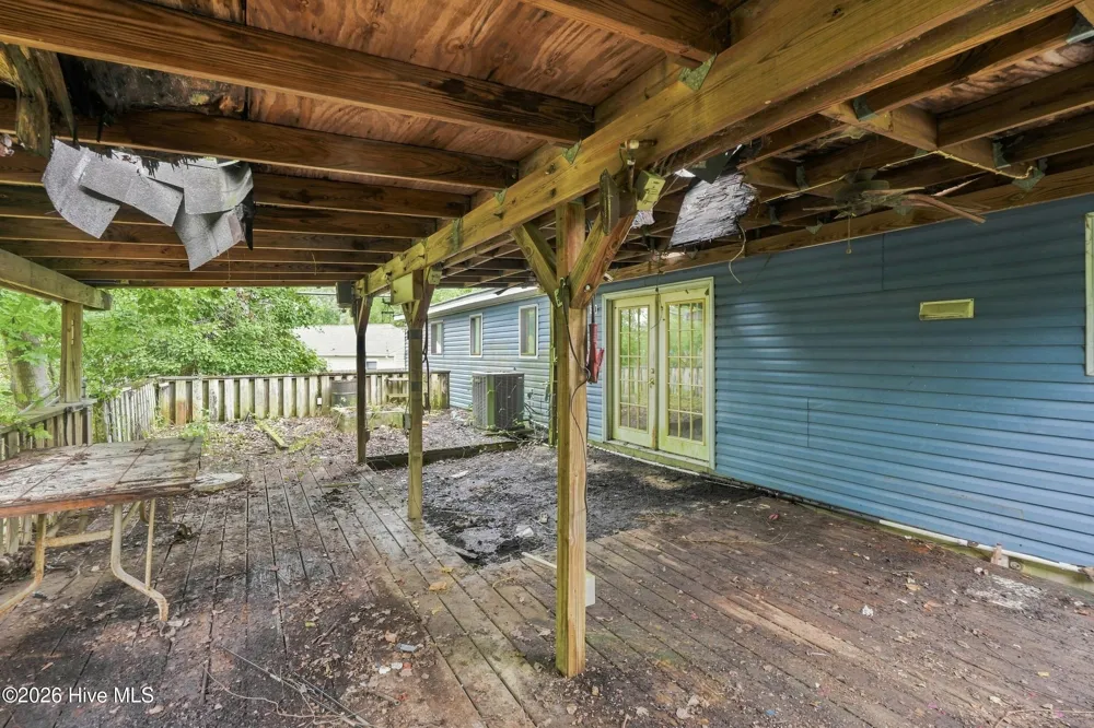 102 Royal Drive Jacksonville, NC 28546