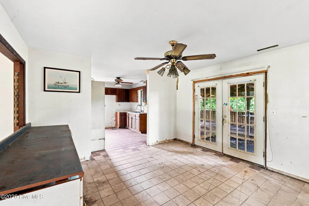 102 Royal Drive Jacksonville, NC 28546