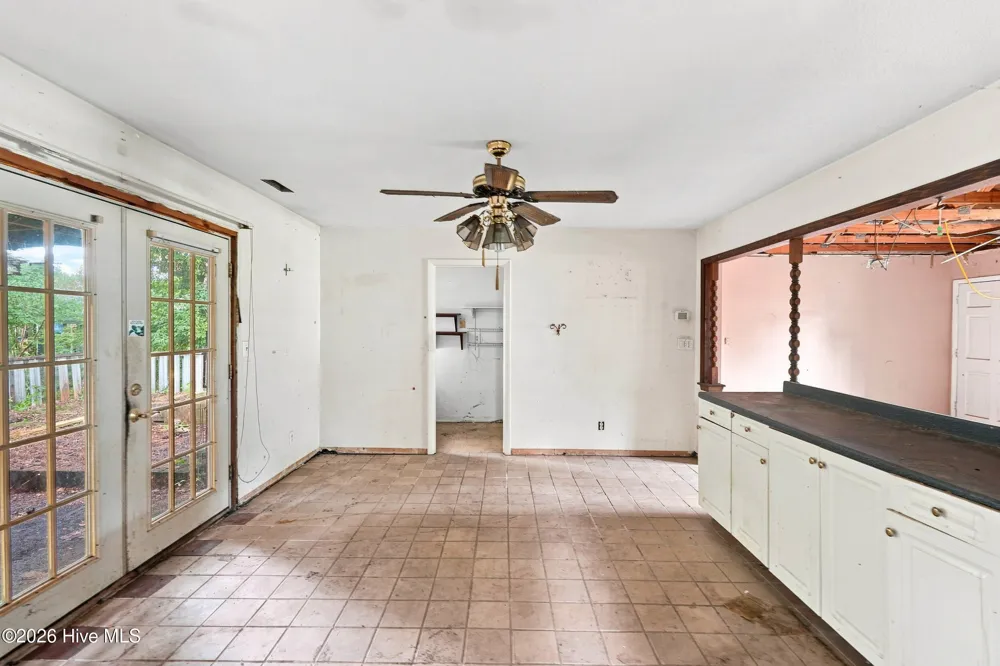 102 Royal Drive Jacksonville, NC 28546