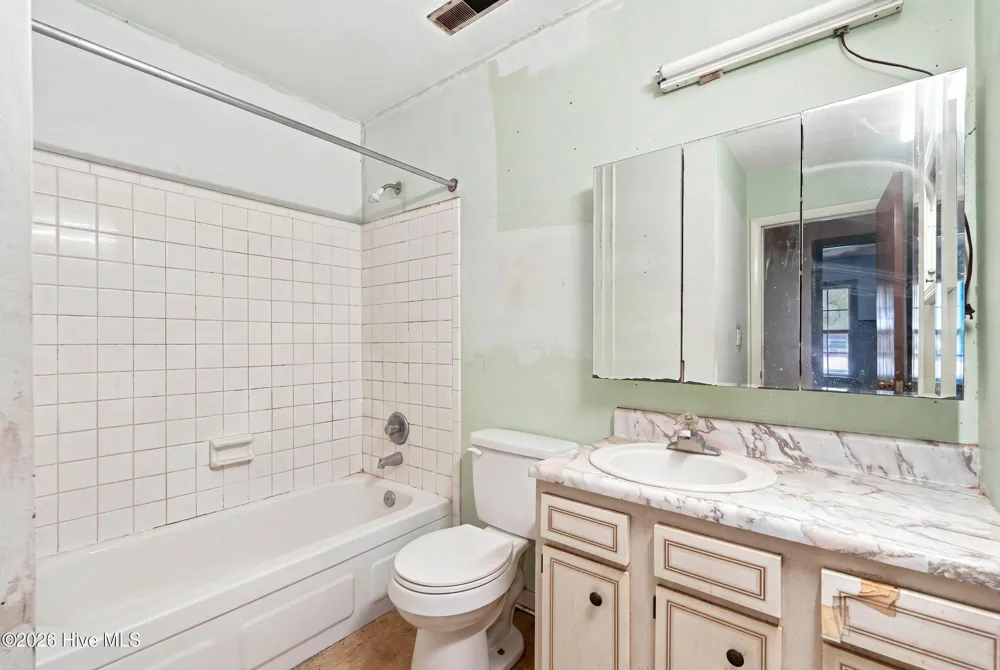 102 Royal Drive Jacksonville, NC 28546
