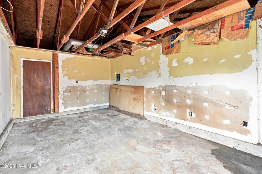 102 Royal Drive Jacksonville, NC 28546