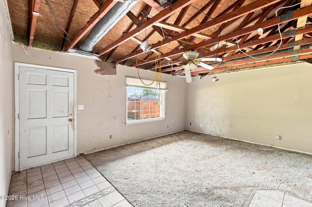 102 Royal Drive Jacksonville, NC 28546