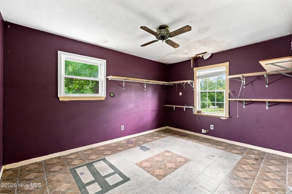 102 Royal Drive Jacksonville, NC 28546