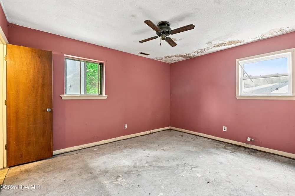 102 Royal Drive Jacksonville, NC 28546