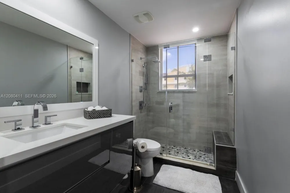 8390 SW 72nd Ave #612 Miami, FL 33143
