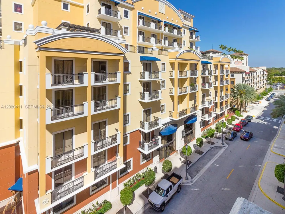 8390 SW 72nd Ave #612 Miami, FL 33143