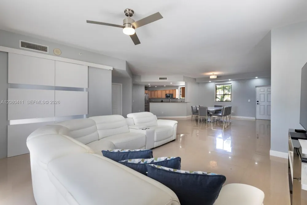 8390 SW 72nd Ave #612 Miami, FL 33143