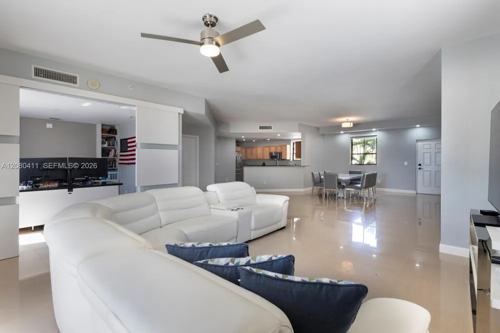 8390 SW 72nd Ave #612 Miami, FL 33143