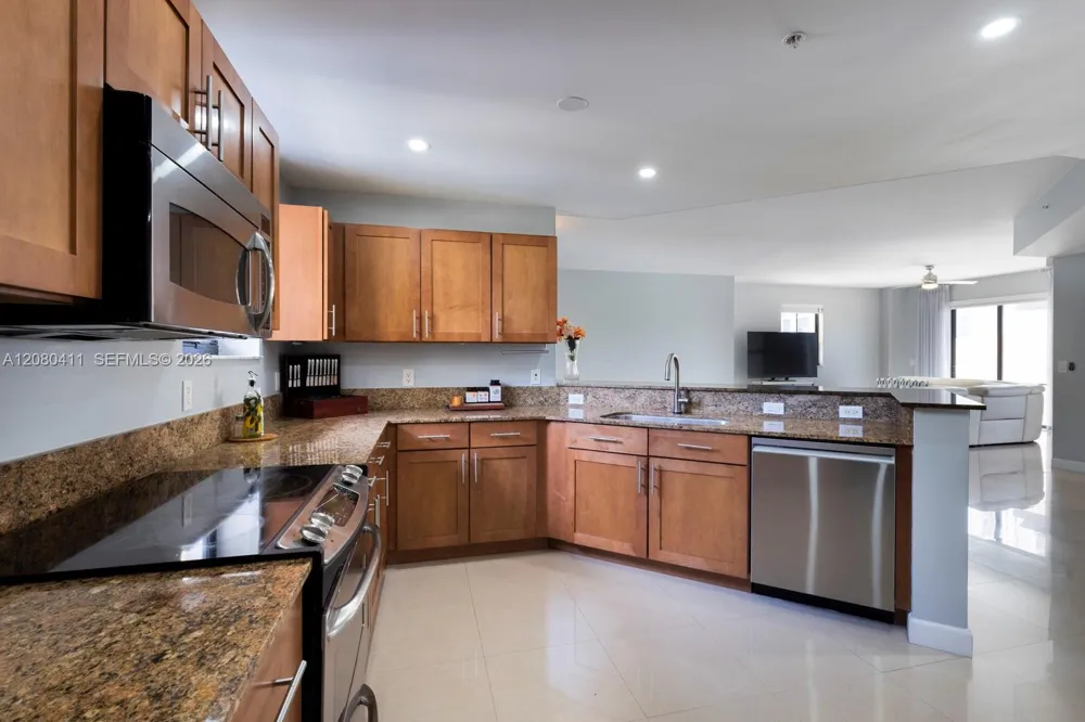 8390 SW 72nd Ave #612 Miami, FL 33143