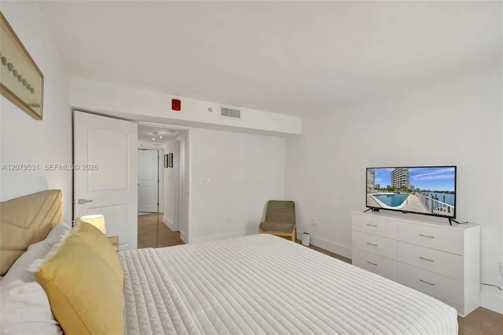 6820 Indian Creek Dr #9A Miami Beach, FL 33141