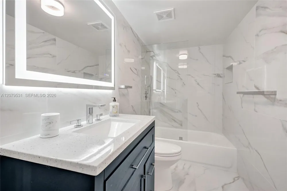 6820 Indian Creek Dr #9A Miami Beach, FL 33141