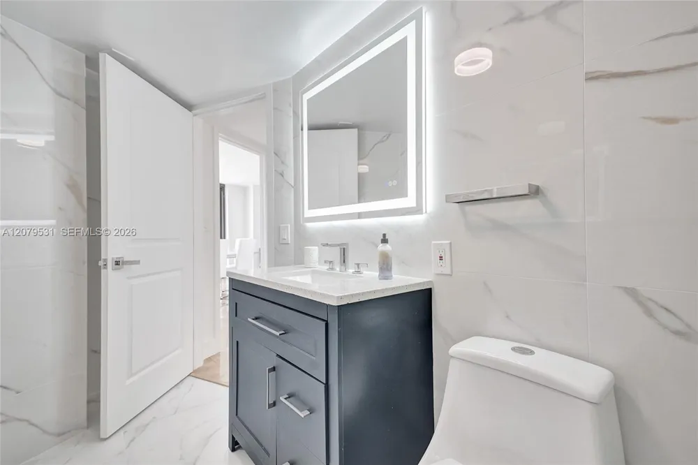 6820 Indian Creek Dr #9A Miami Beach, FL 33141
