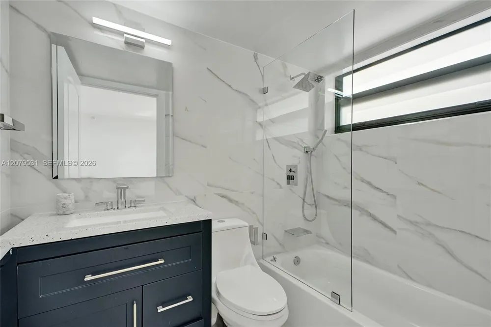 6820 Indian Creek Dr #9A Miami Beach, FL 33141