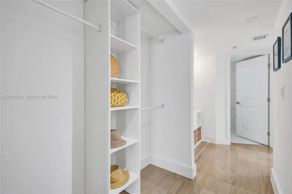 6820 Indian Creek Dr #9A Miami Beach, FL 33141