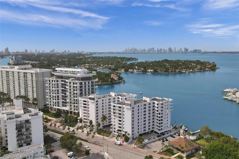 6820 Indian Creek Dr #9A Miami Beach, FL 33141