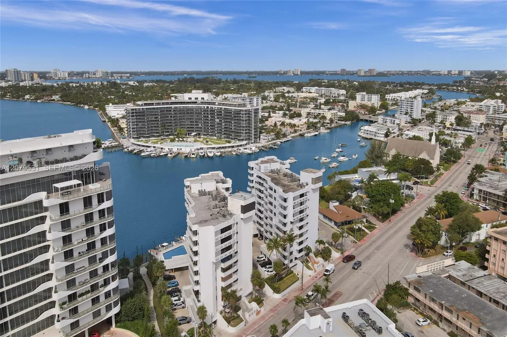 6820 Indian Creek Dr #9A Miami Beach, FL 33141