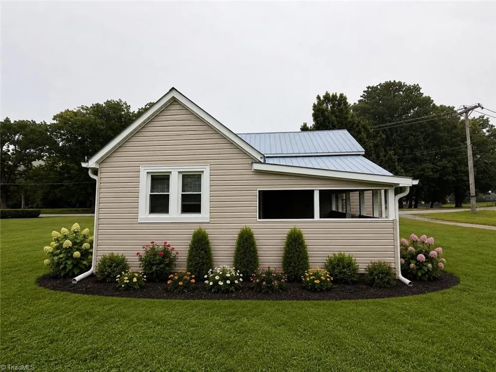 3076 Main Street Walkertown, NC 27051