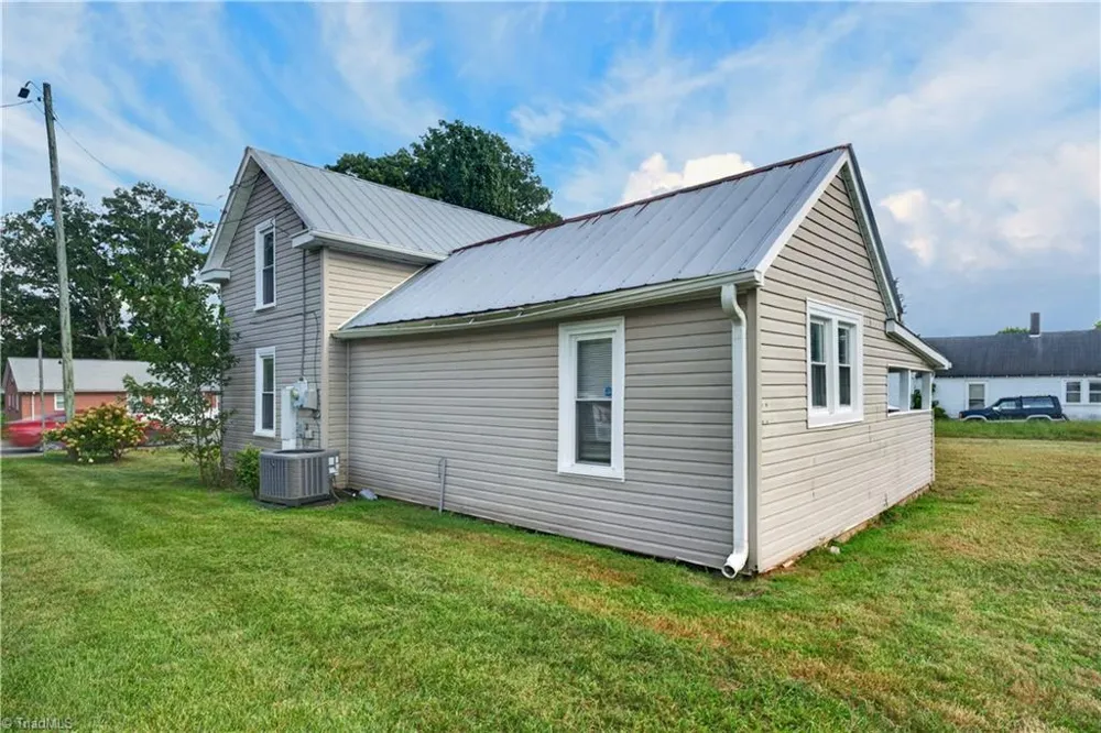 3076 Main Street Walkertown, NC 27051