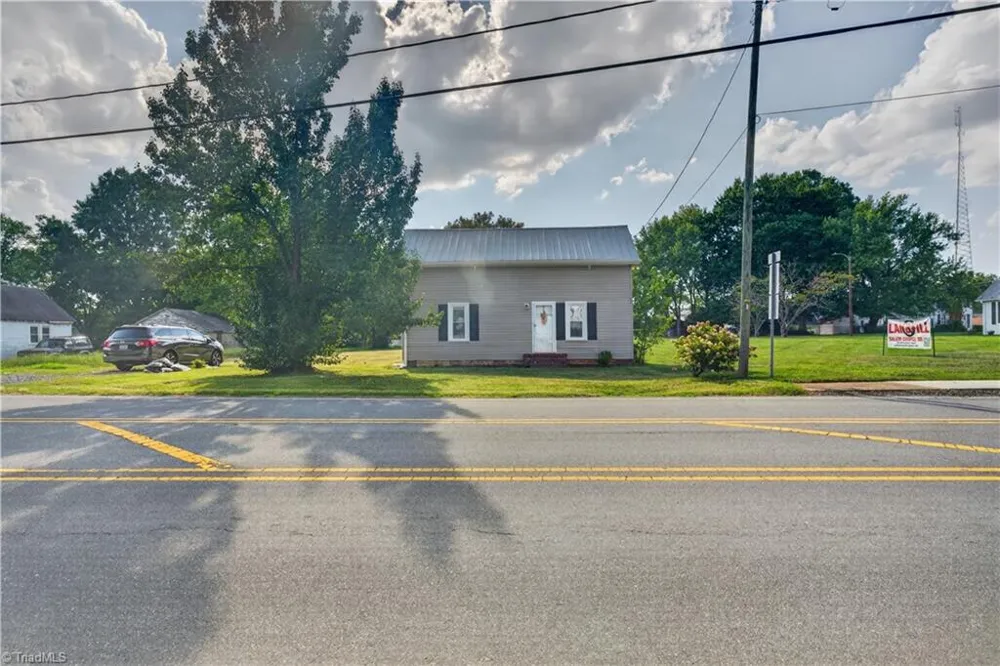 3076 Main Street Walkertown, NC 27051