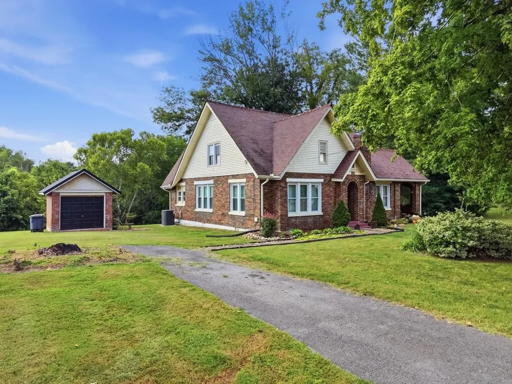 507 Lafayette Rd Red Boiling Springs, TN 37150