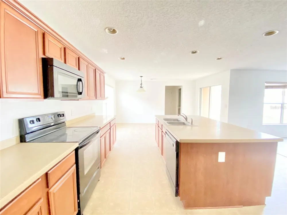 13631 PHOENIX DRIVE Orlando, FL 32828