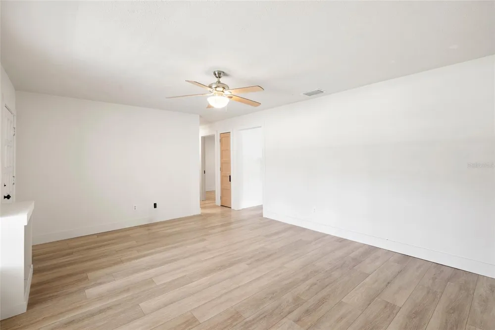 8212 SUNNY VALE PLACE Tampa, FL 33615