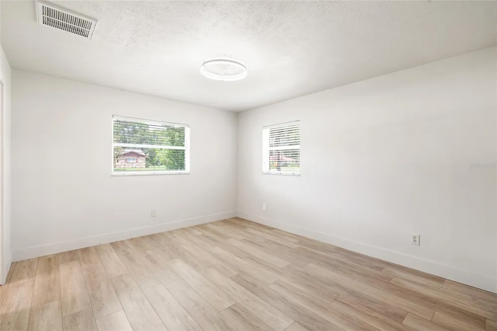 8212 SUNNY VALE PLACE Tampa, FL 33615