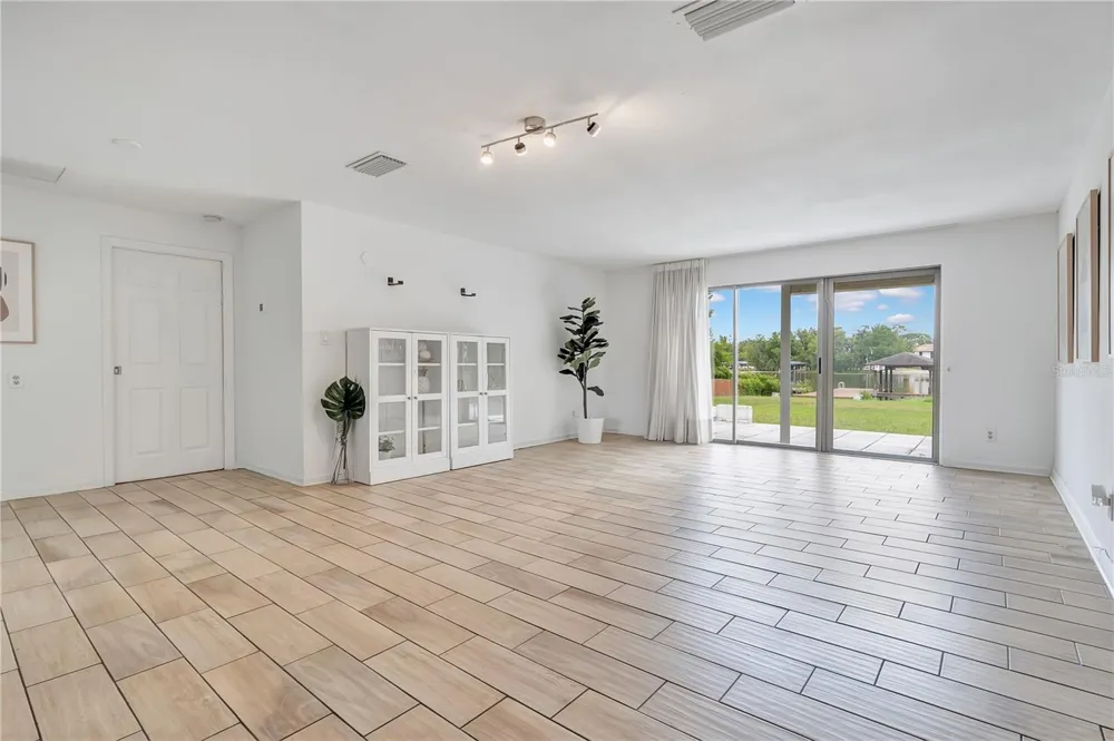 5725 PADGETT CIRCLE Orlando, FL 32839