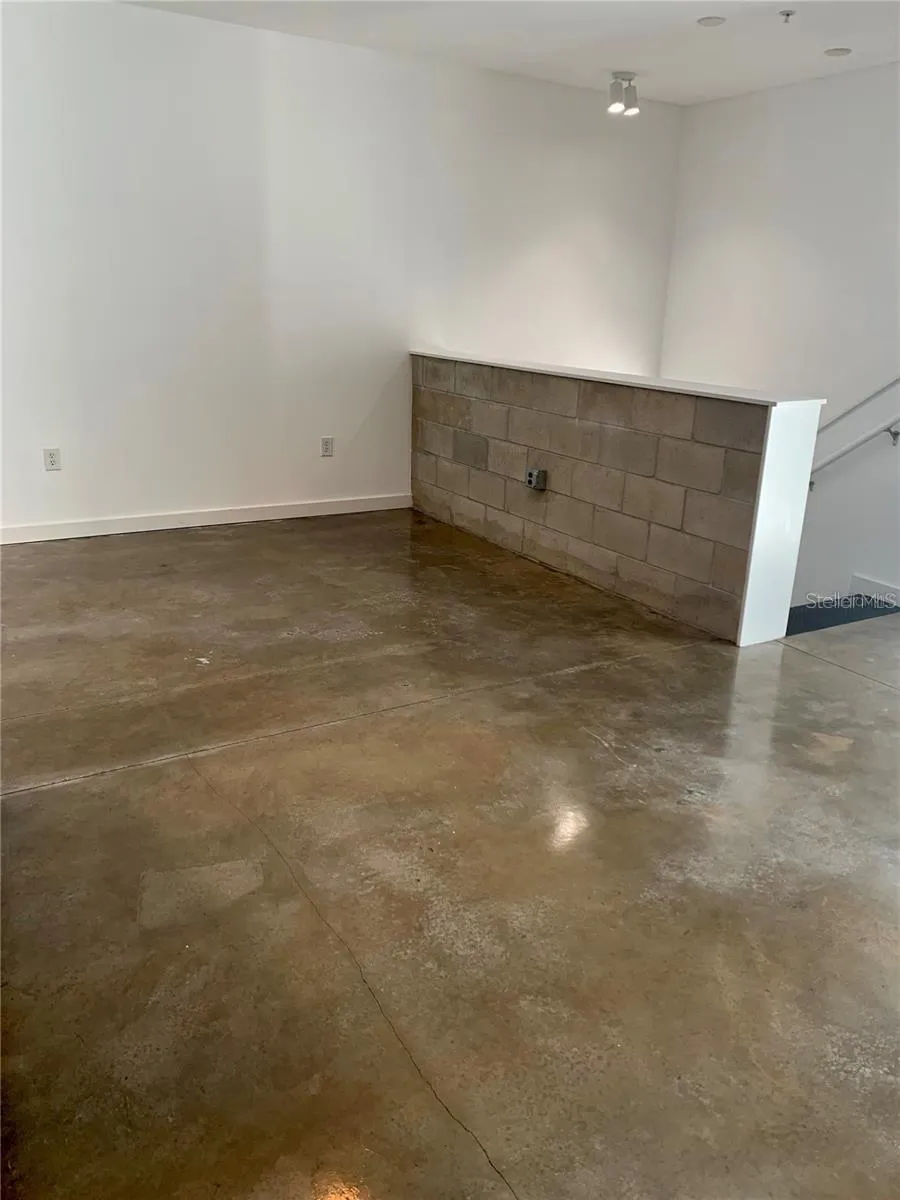 5008 S MACDILL AVENUE #19 Tampa, FL 33611