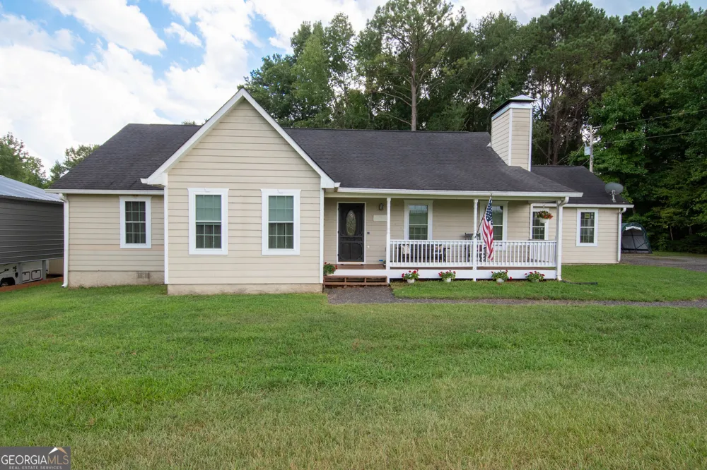 971 Bo Bo Banks RD Grantville, GA 30220