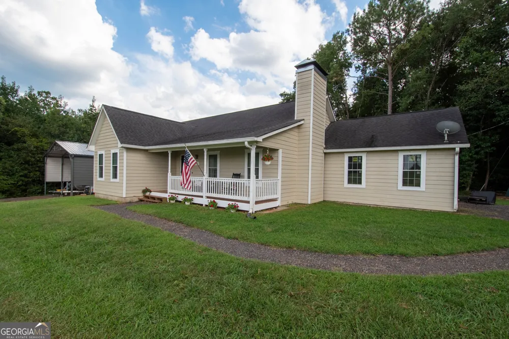 971 Bo Bo Banks RD Grantville, GA 30220