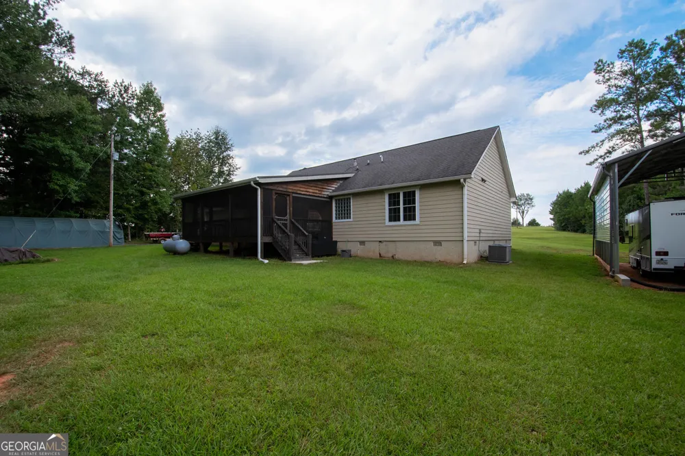 971 Bo Bo Banks RD Grantville, GA 30220