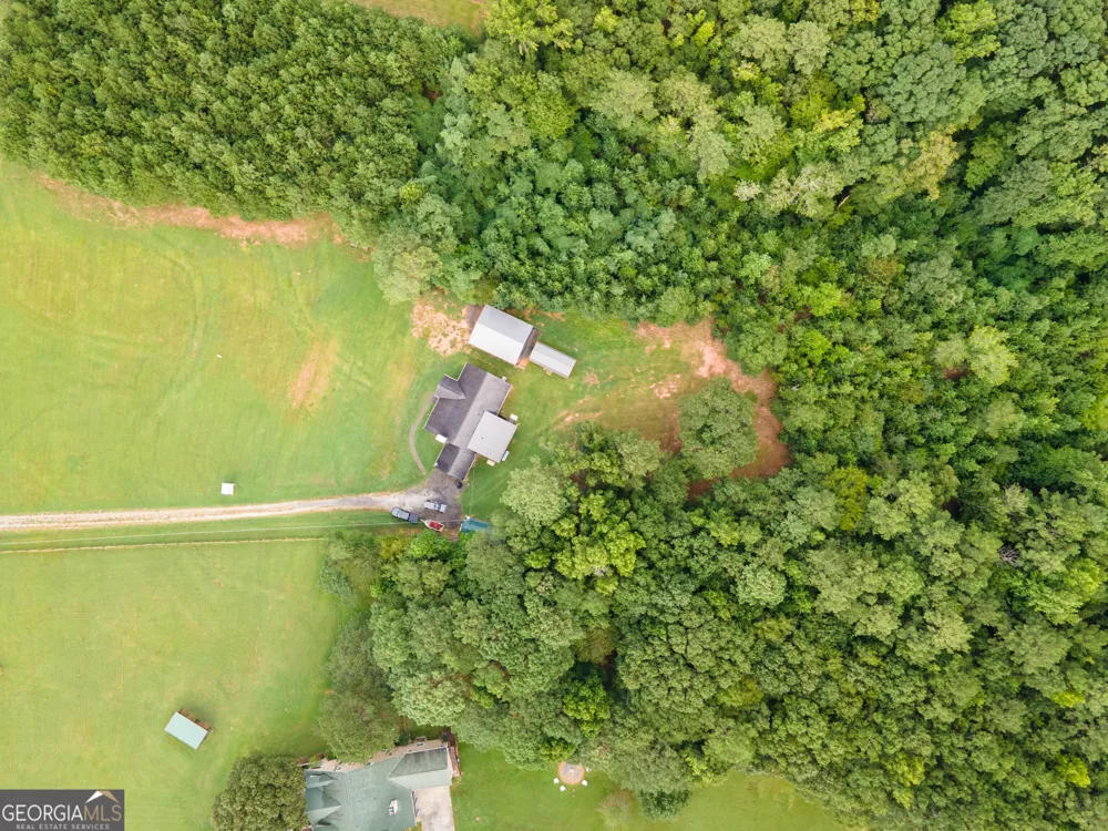 971 Bo Bo Banks RD Grantville, GA 30220