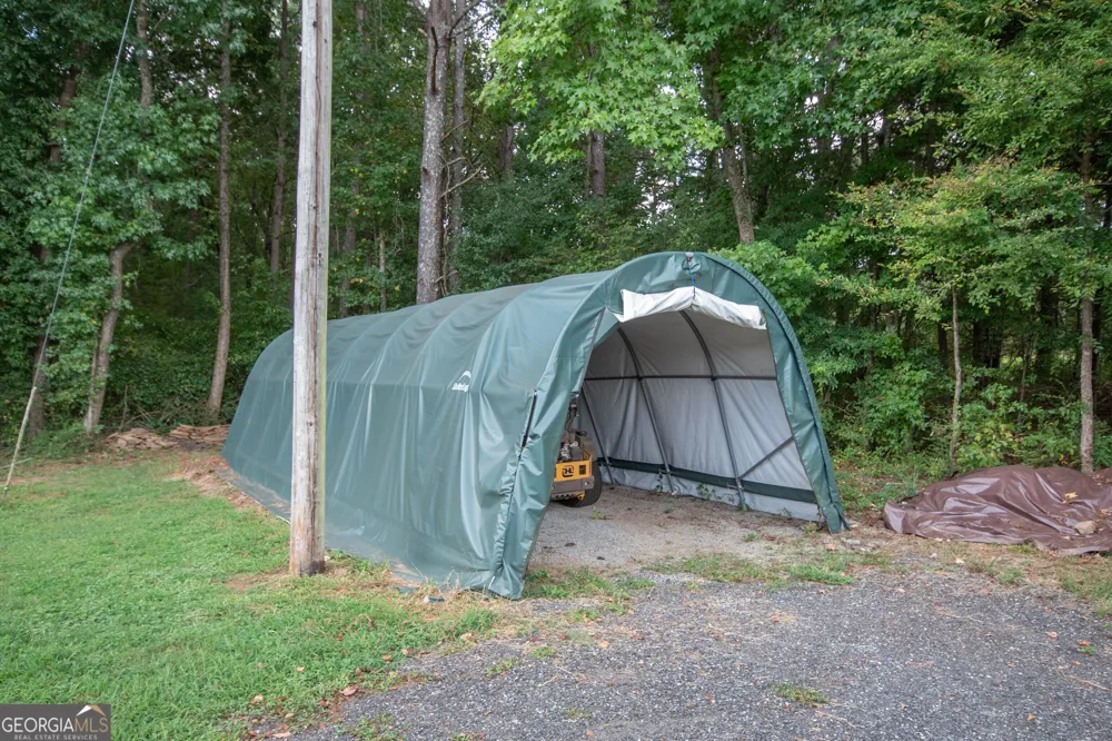 971 Bo Bo Banks RD Grantville, GA 30220