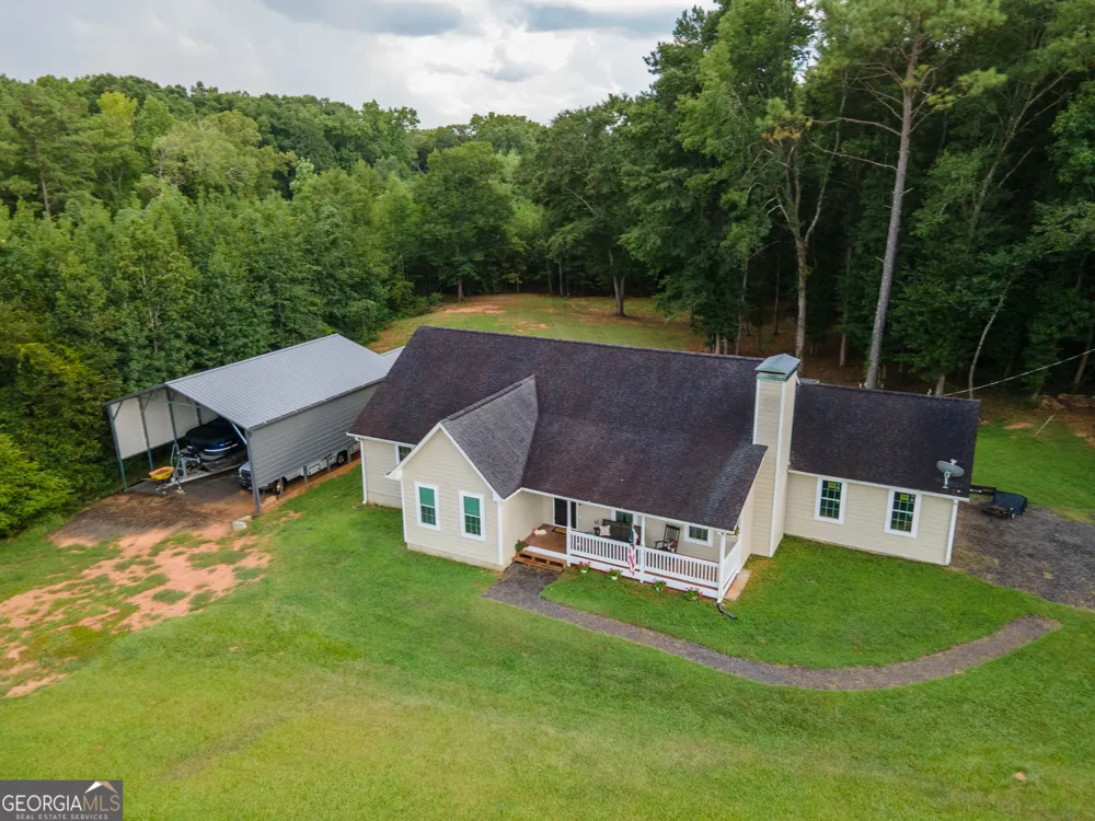 971 Bo Bo Banks RD Grantville, GA 30220