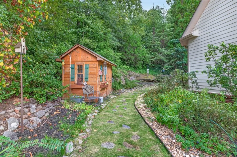 4250 Horder Court Snellville, GA 30039