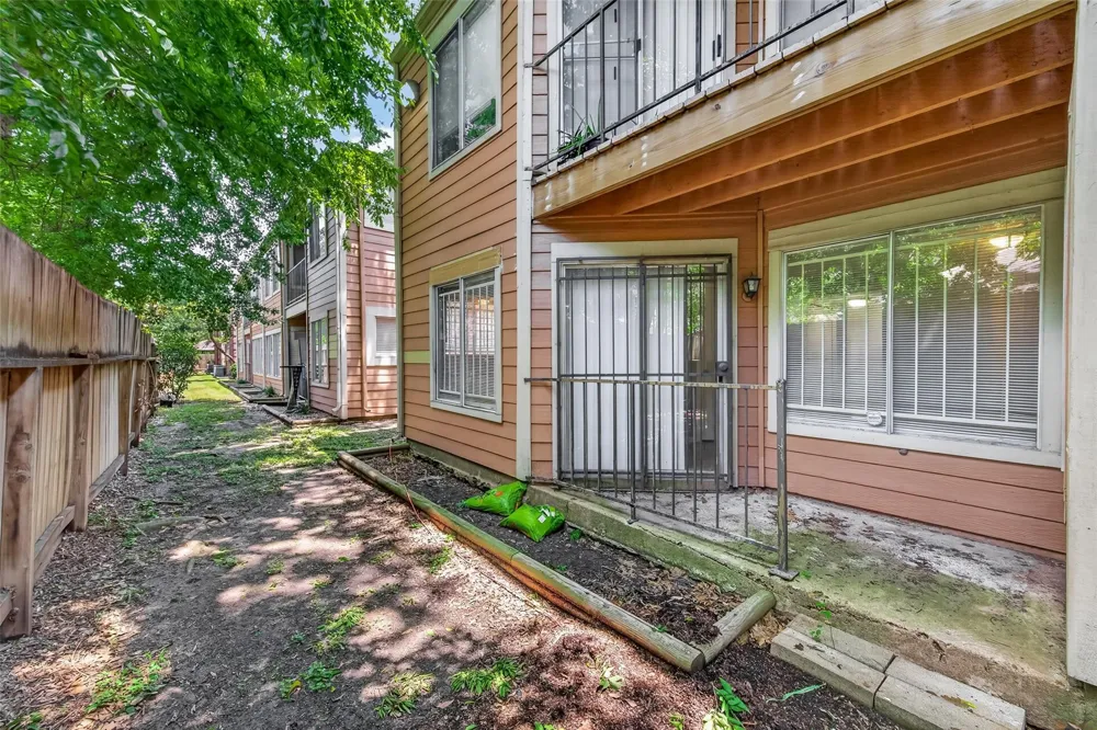 12400 Overbrook Ln #41b Houston, TX 77077