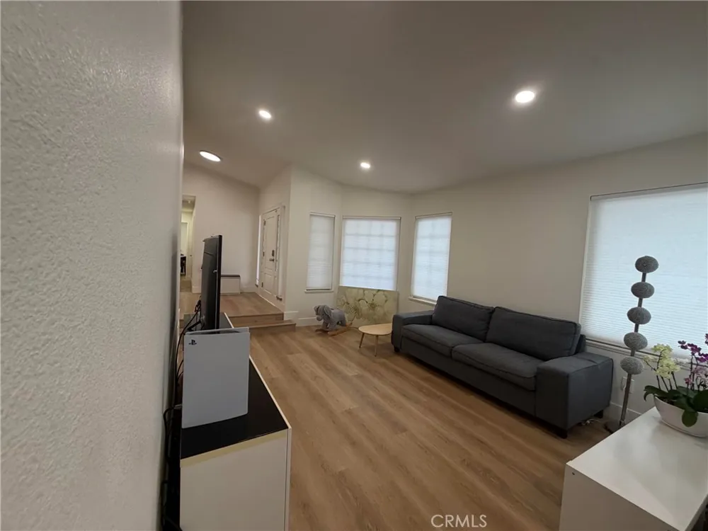2115 Baywood Fullerton, CA 92833