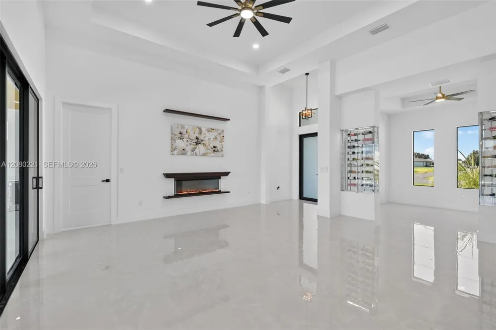 1327 23rd ST Cape Coral, FL 33909