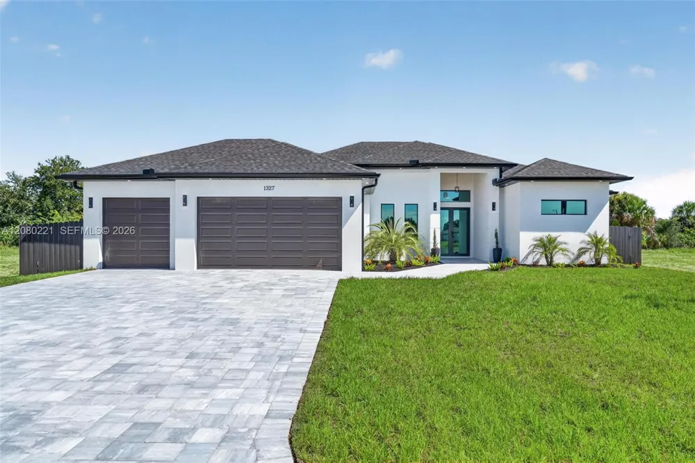 1327 23rd ST Cape Coral, FL 33909