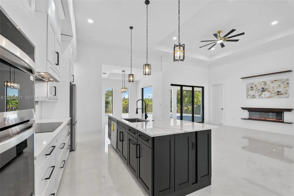 1327 23rd ST Cape Coral, FL 33909