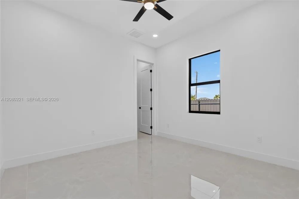 1327 23rd ST Cape Coral, FL 33909