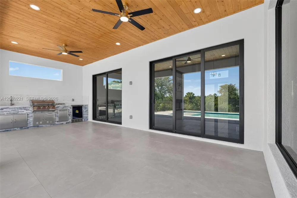 1327 23rd ST Cape Coral, FL 33909