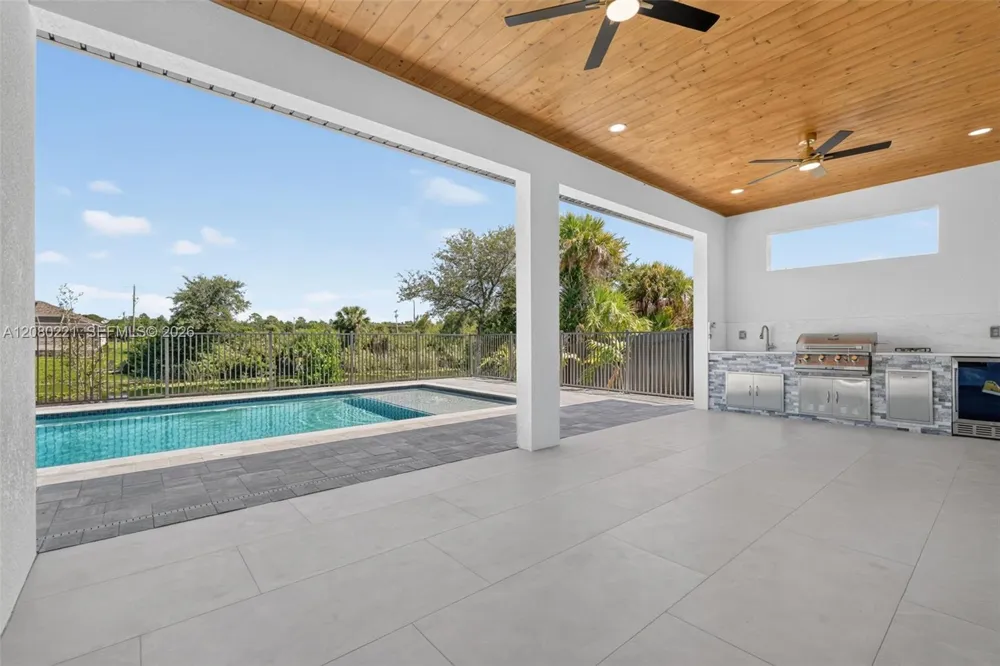1327 23rd ST Cape Coral, FL 33909